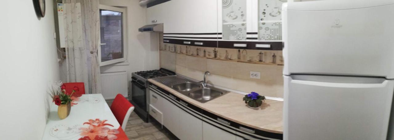 Ella Doo Apartament - 15 Min De Palas Hlincea Eksteriør bilde