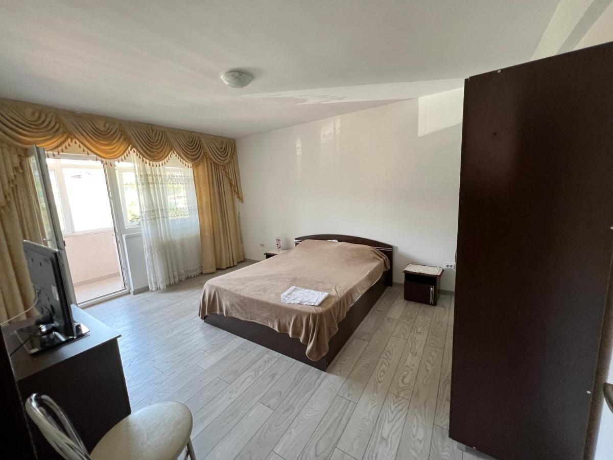 Ella Doo Apartament - 15 Min De Palas Hlincea Eksteriør bilde